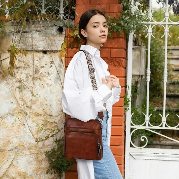 Lightweight Vintage Cowhide Leather Crossbody Bag - Versatile Shoulder Purse
